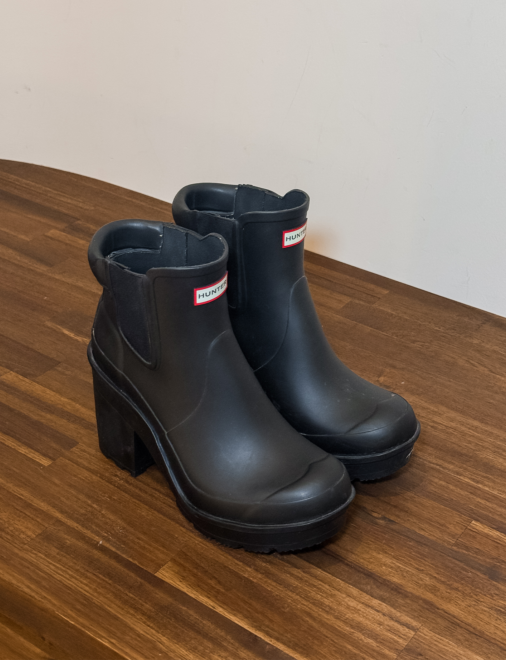Hunter Heeled Chelsea Rain Boot, Black