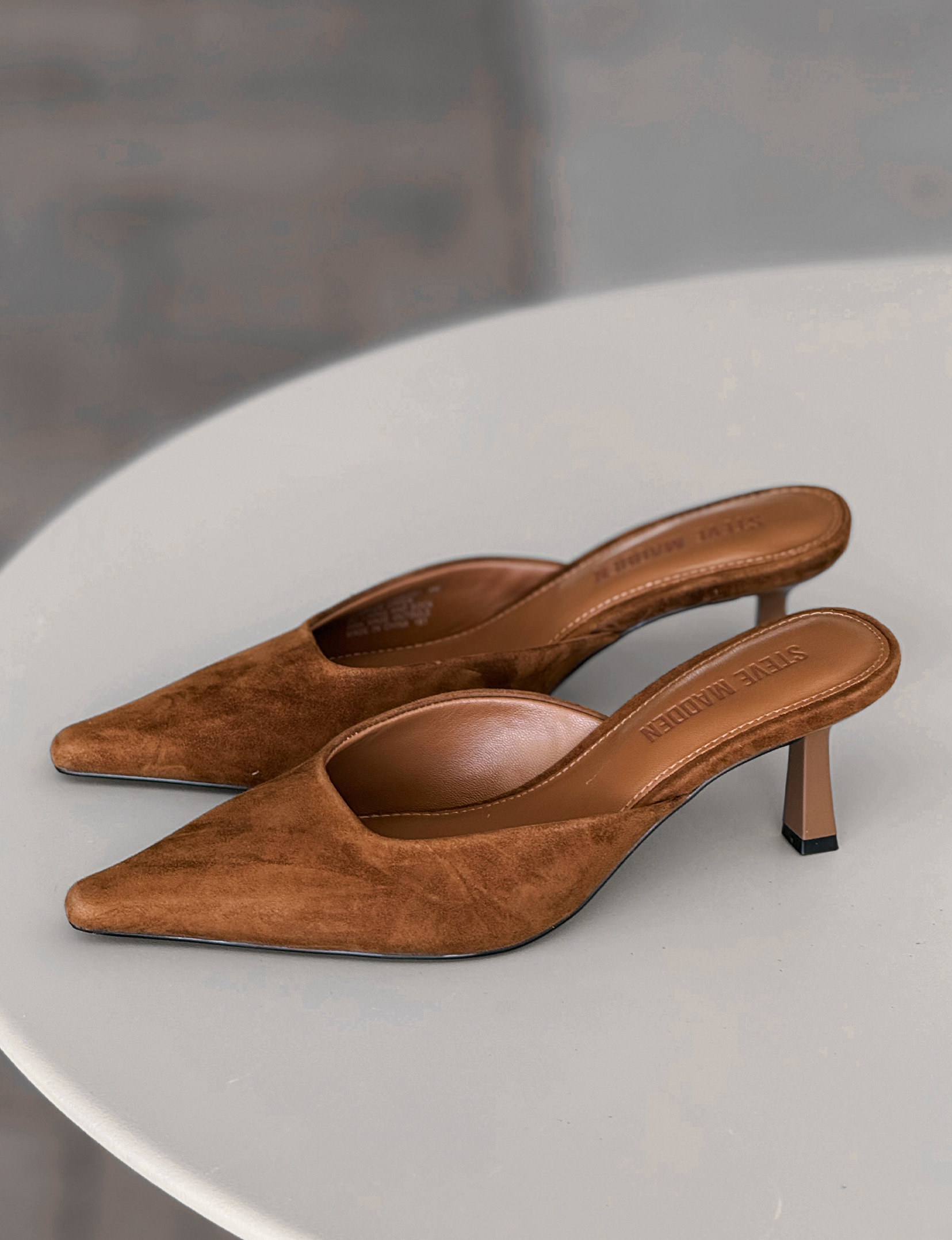 Lisbeth Heel, Brown Suede