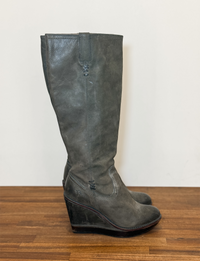 Frye Paige Wedge x Stitch Boot, Distressed Grey