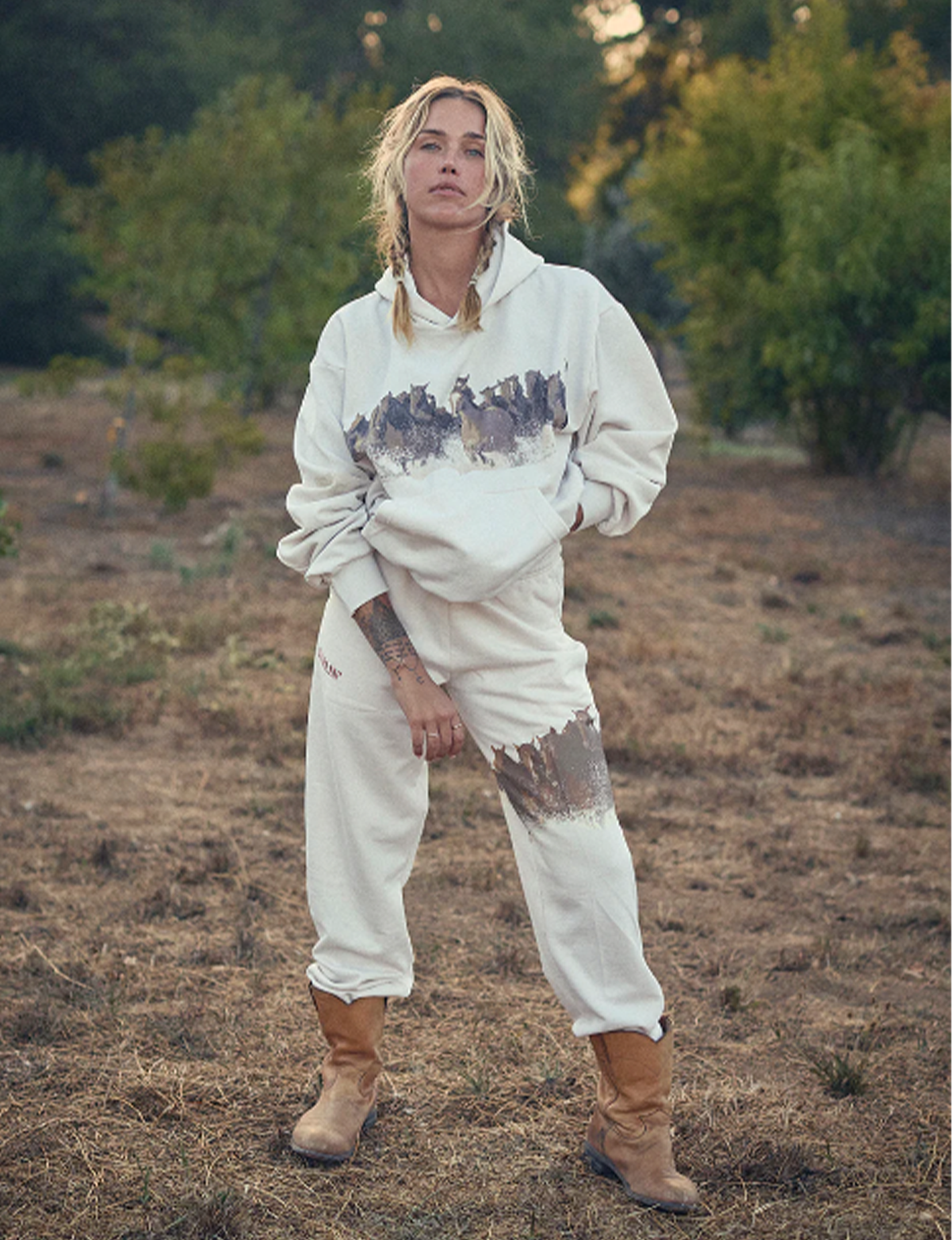 Wild Horse Hoodie, Creme