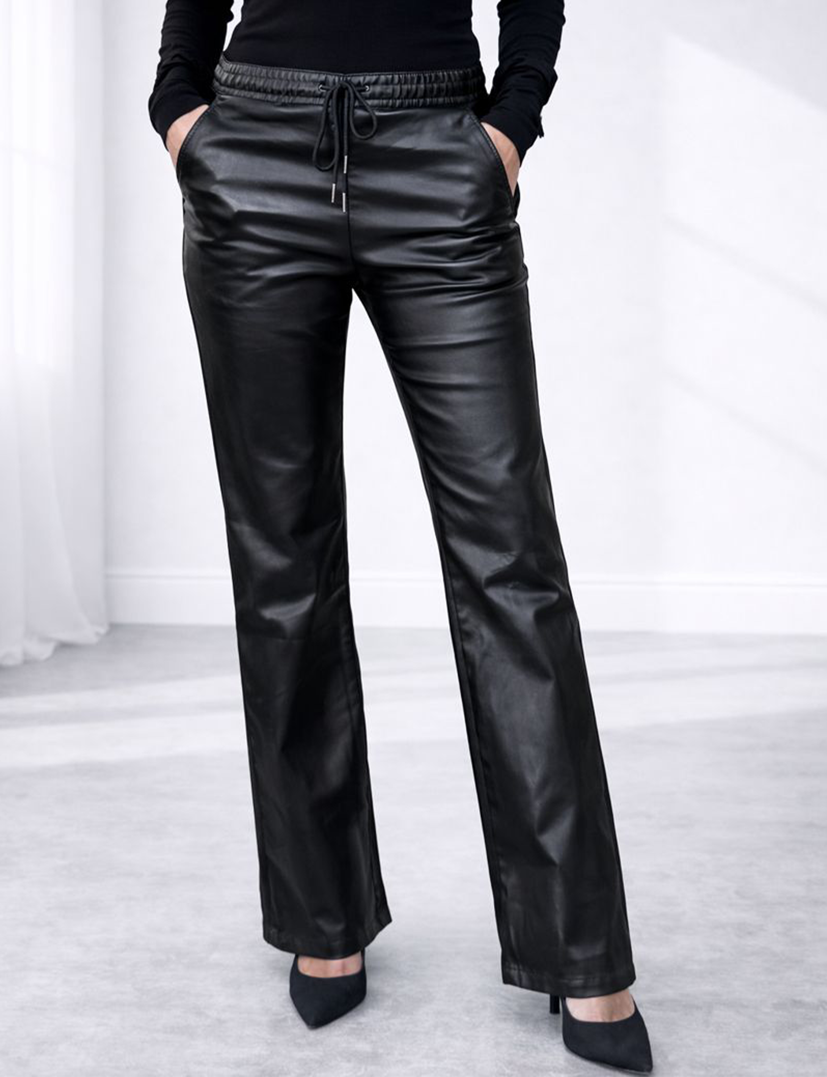 Loren Vegan Bootcut, Black