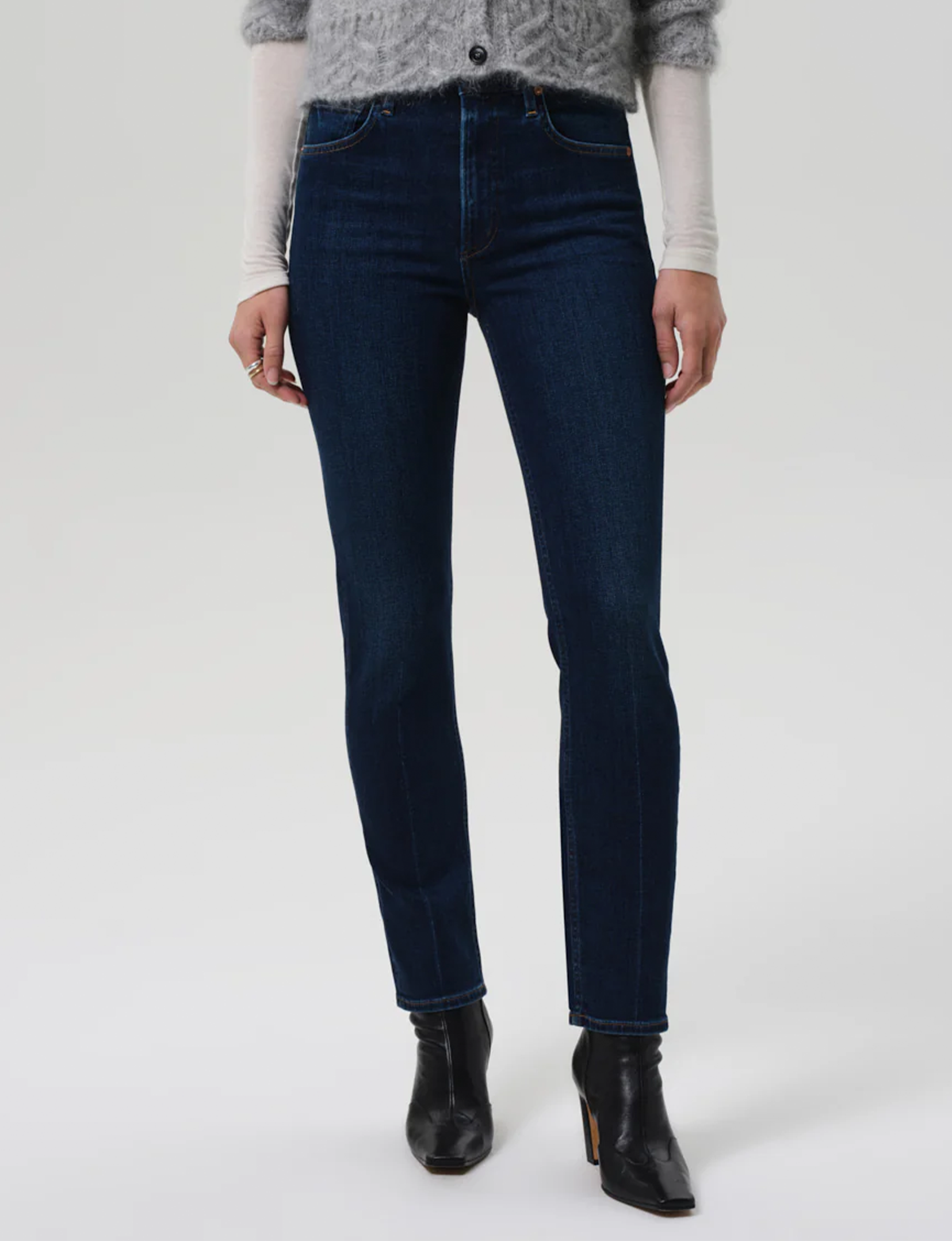 Isola Slim Leg, Speculate