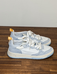 Oncept Low Top Sneakers, Blue Vapor/White