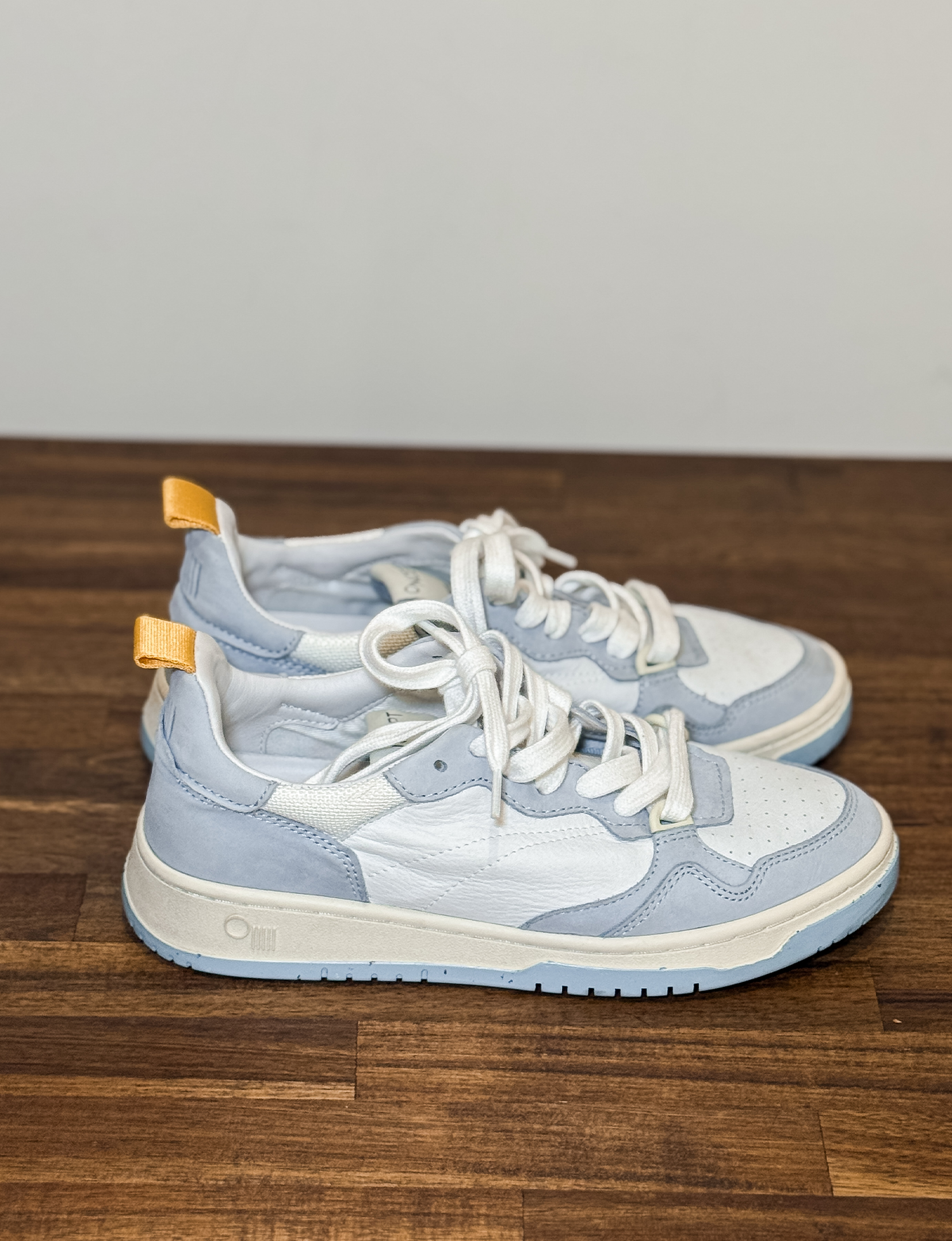 Oncept Low Top Sneakers, Blue Vapor/White