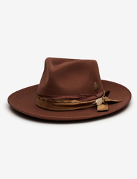 Bennie Fedora, Cinnamon