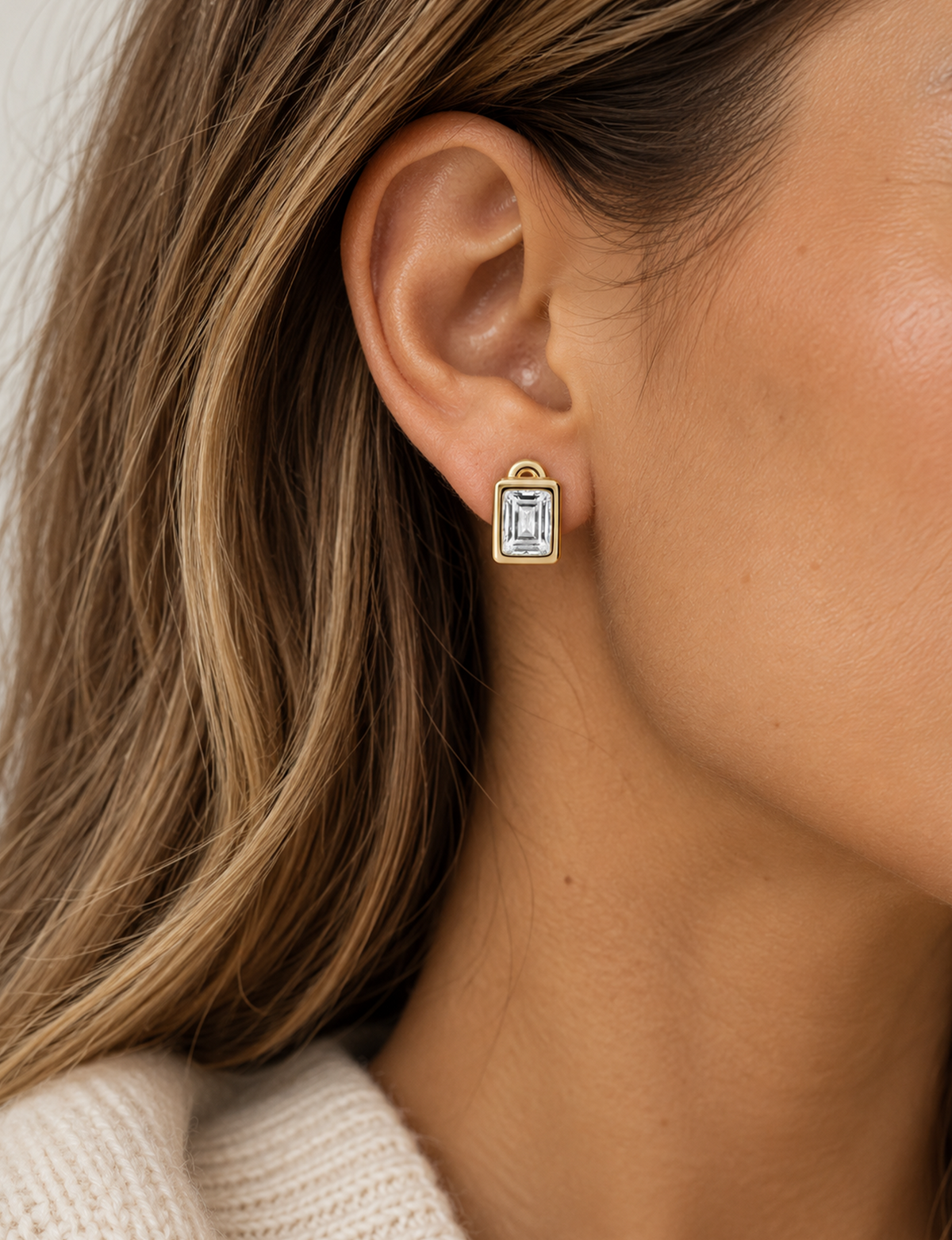 Laurel Bezel Stud, Gold