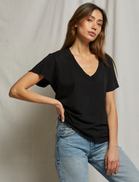 Hendrix V Neck Tee, True Black