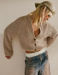 Sweet Nothing Cardi, Sandcastle