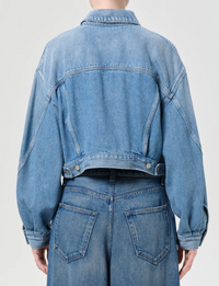 Palmer Jacket, Script