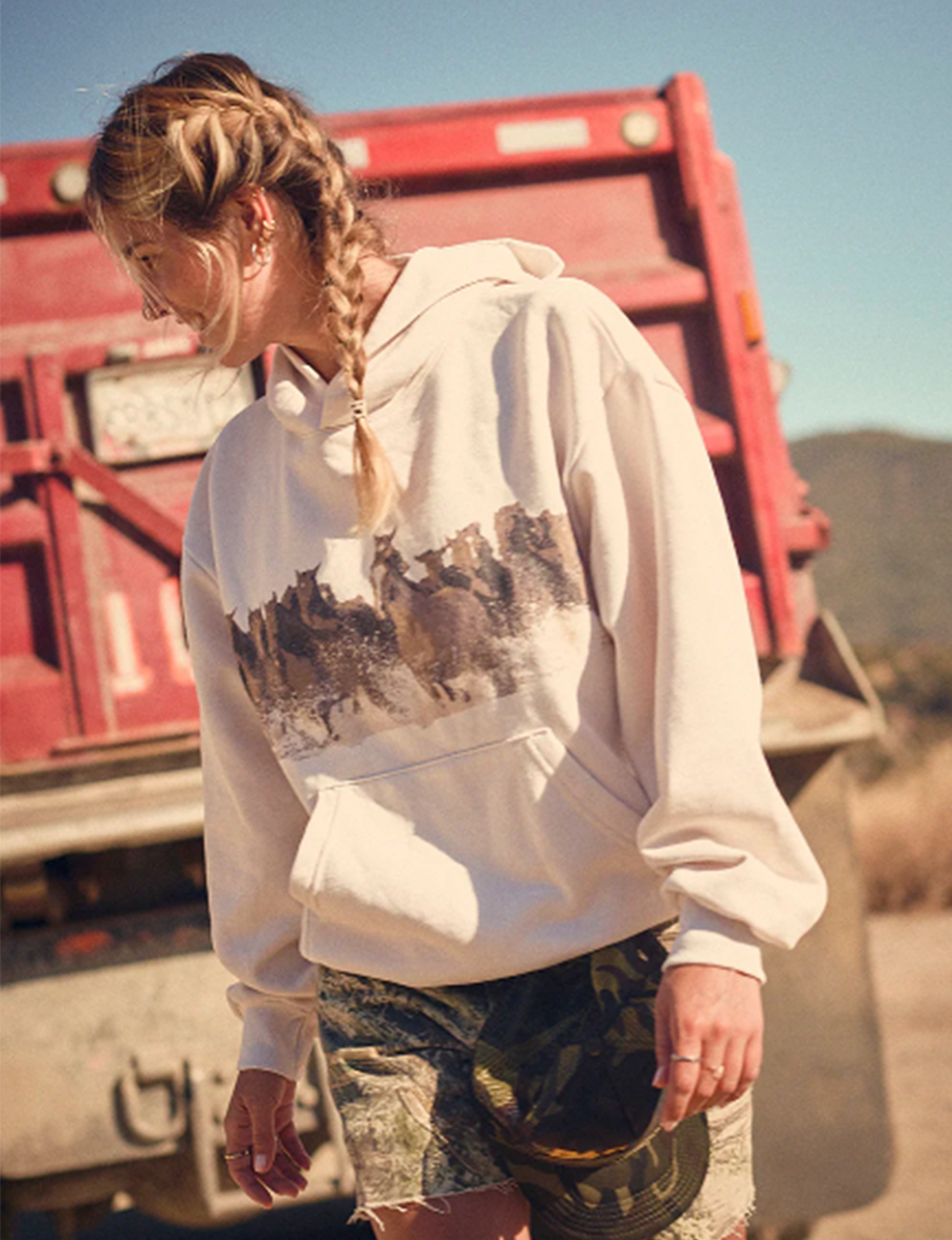 Wild Horse Hoodie, Creme