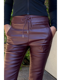 Loren Vegan Bootcut, Cranberry