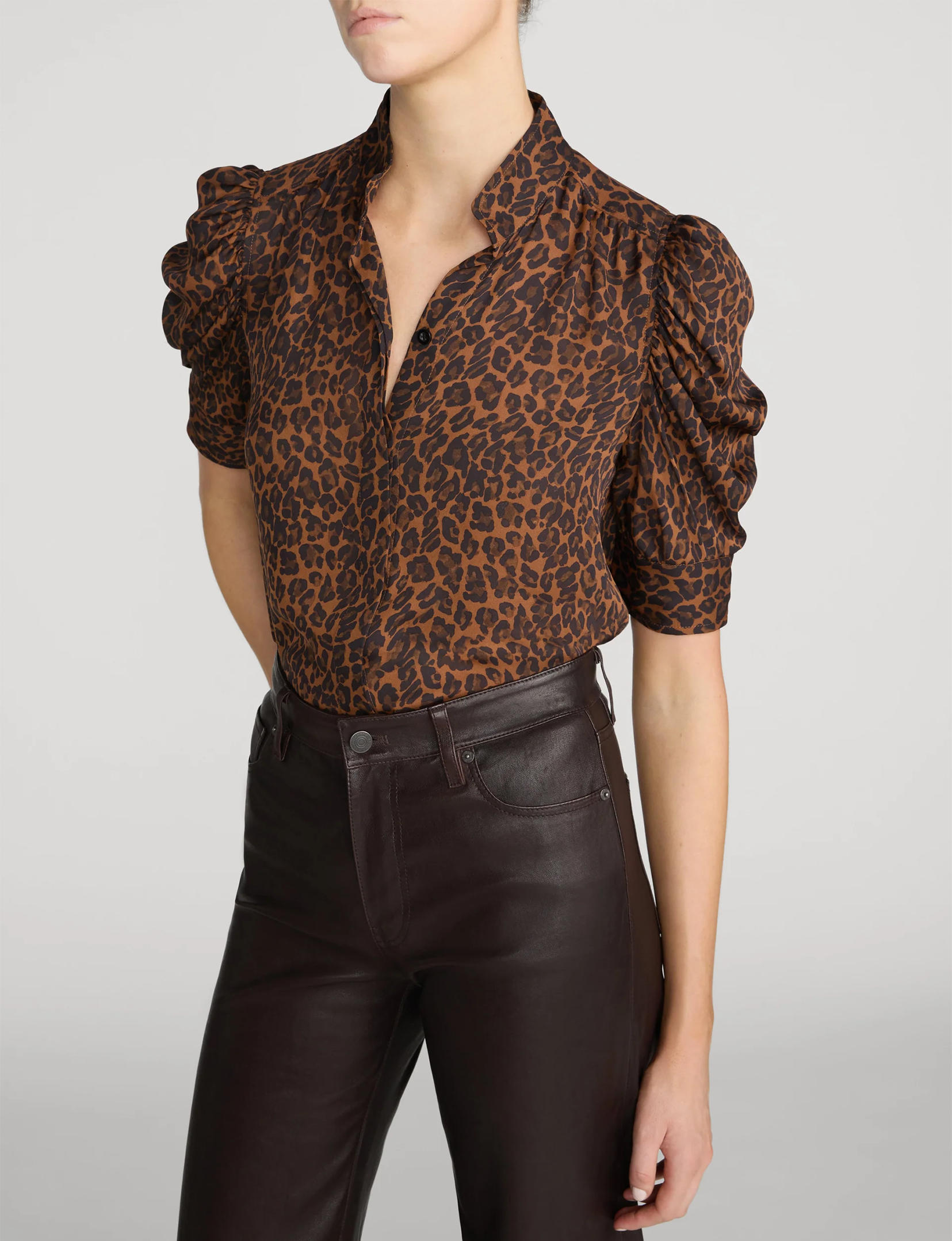 Gillian Top, Leopard