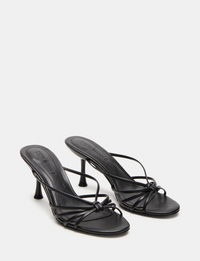 Edna Heel, Black