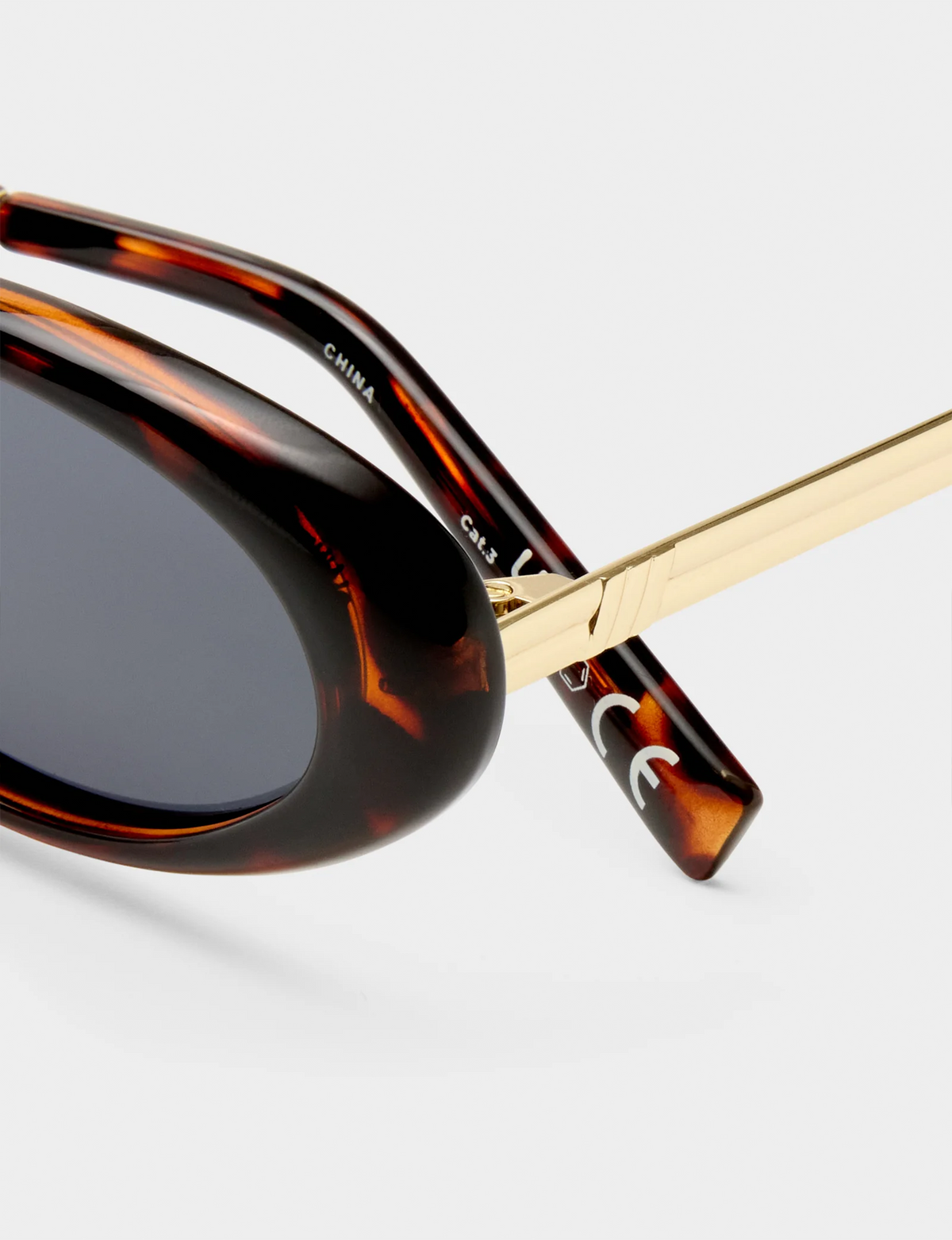 Magnifique, Dark Tort