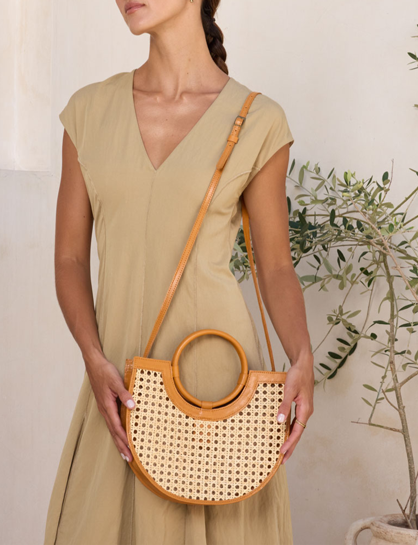 Round Leather Handle Handbag, Tan