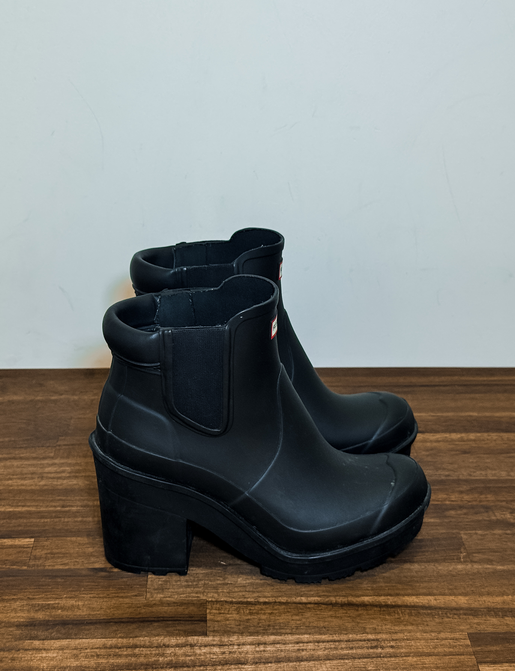 Hunter Heeled Chelsea Rain Boot, Black