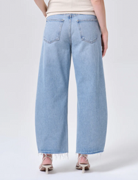 Low Curve Mid Rise Fray Jean, Force