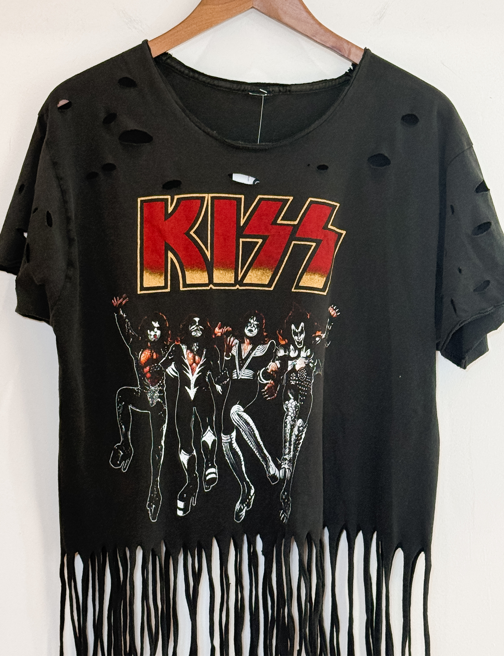 Kiss Distressed  Fringe Tee, Black