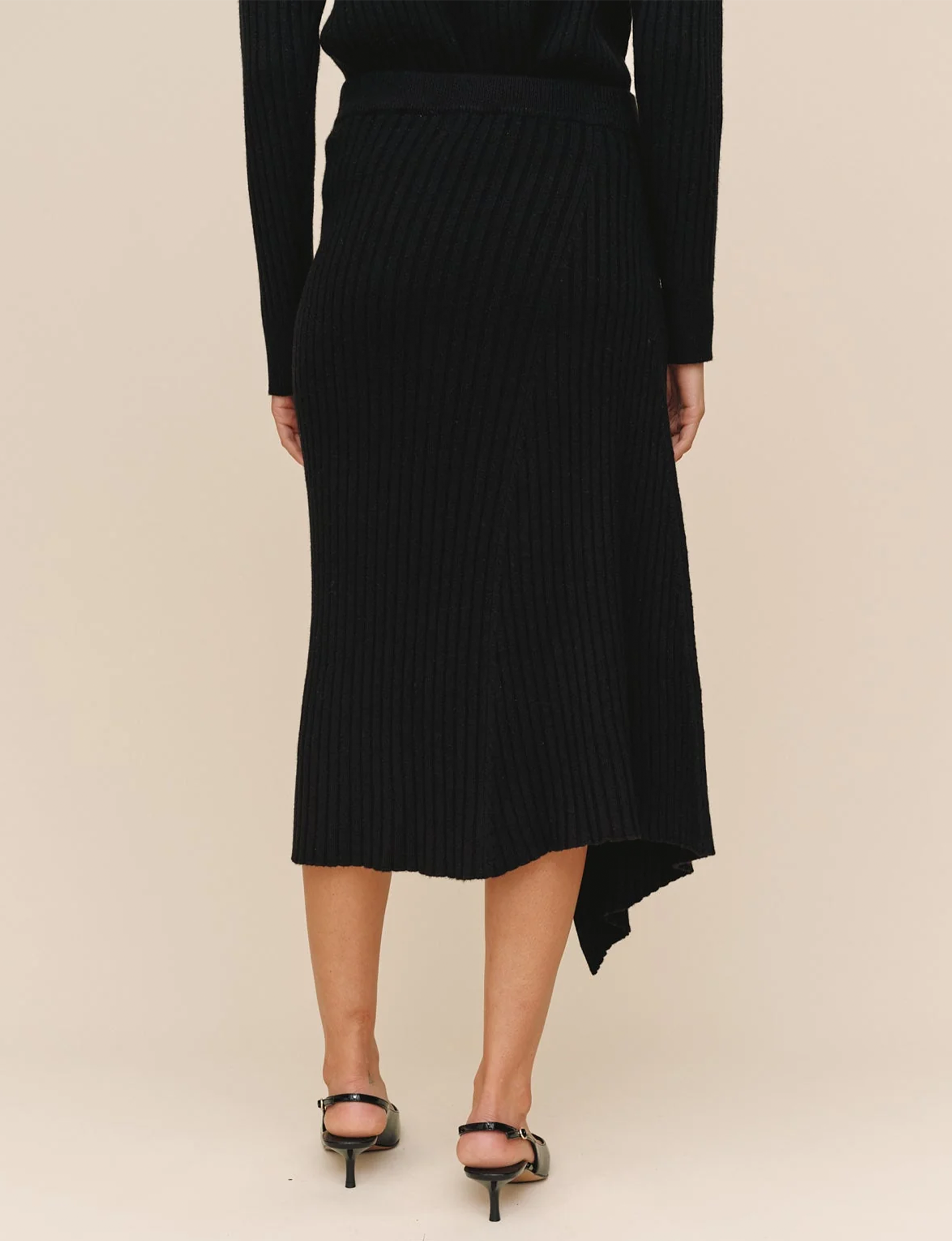 Asymmetric Hem Skirt, Black