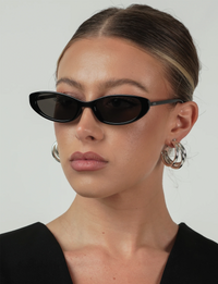Lulu Sunglasses, Black/Smoke