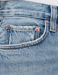 Nye Short, Post