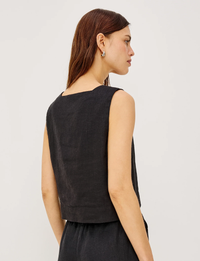 Akira Tank, Black