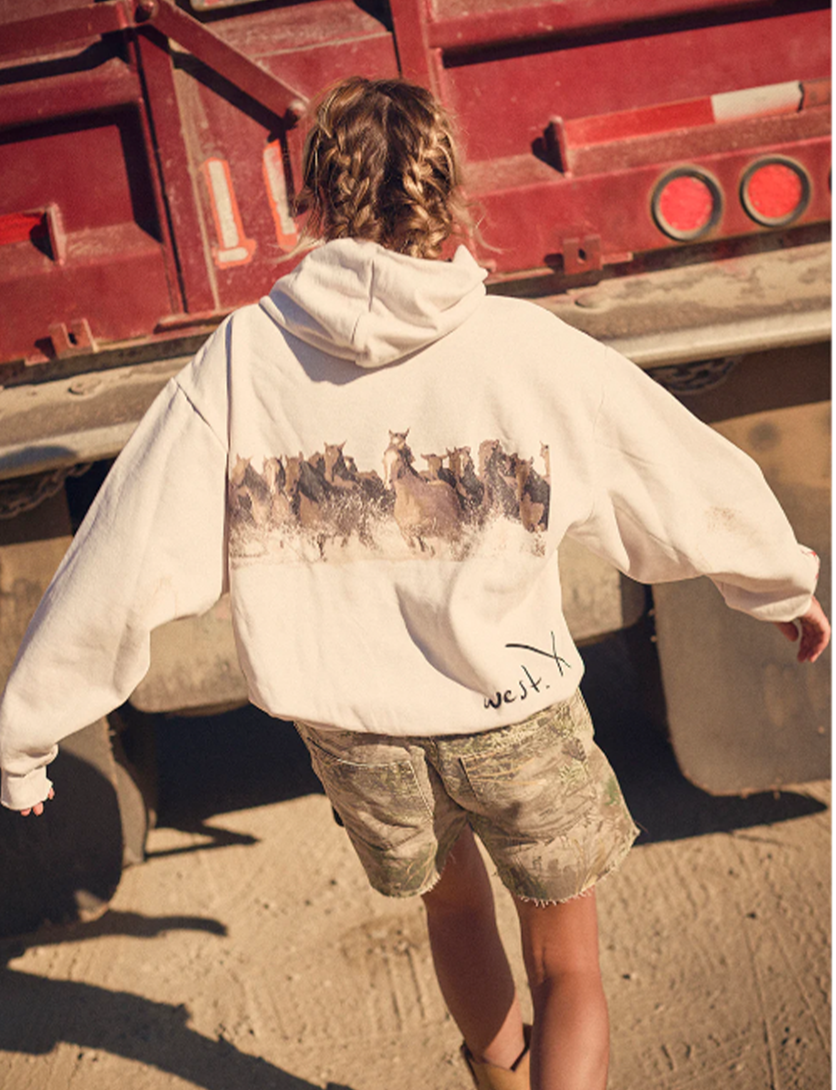 Wild Horse Hoodie, Creme