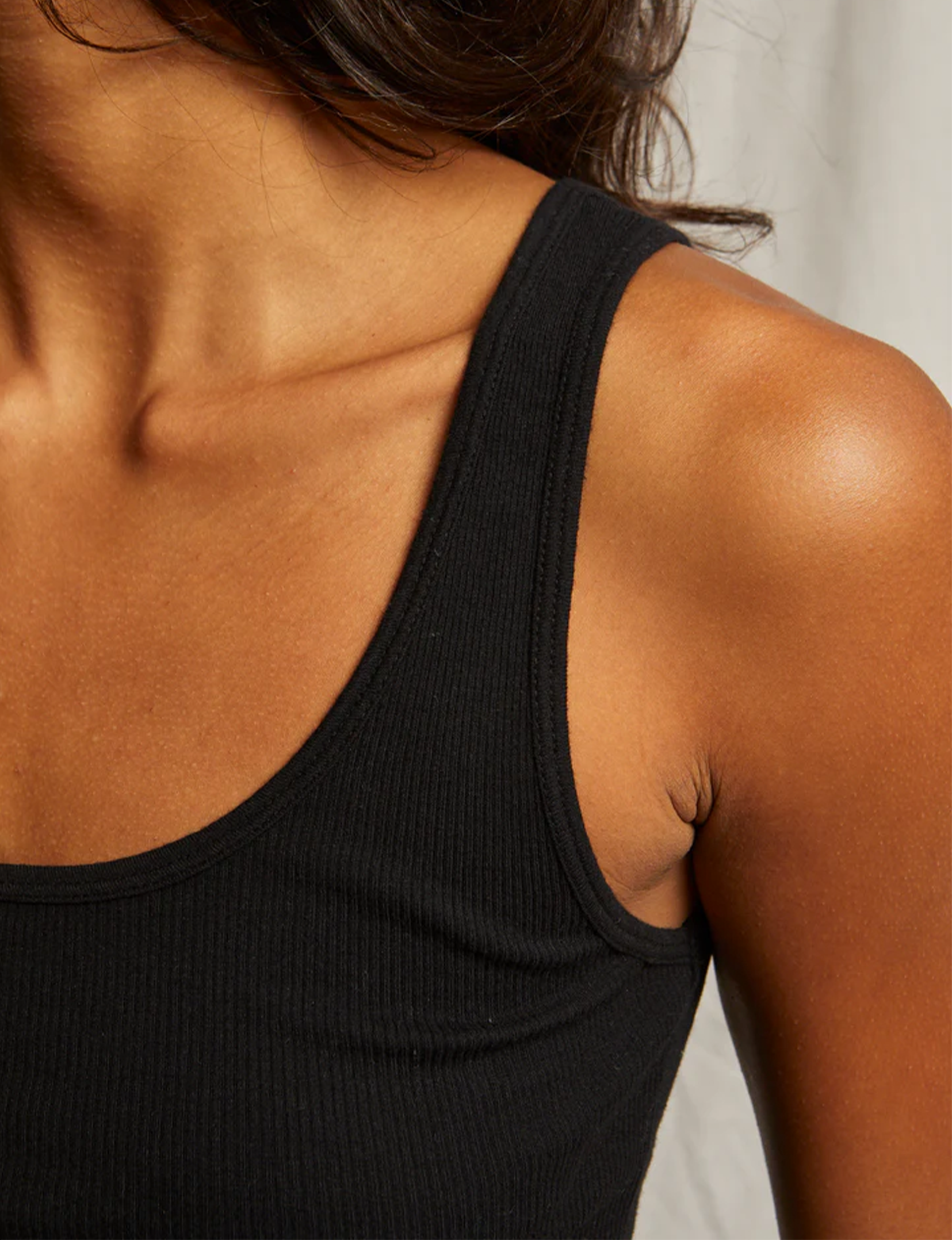 Mia Tank, True Black