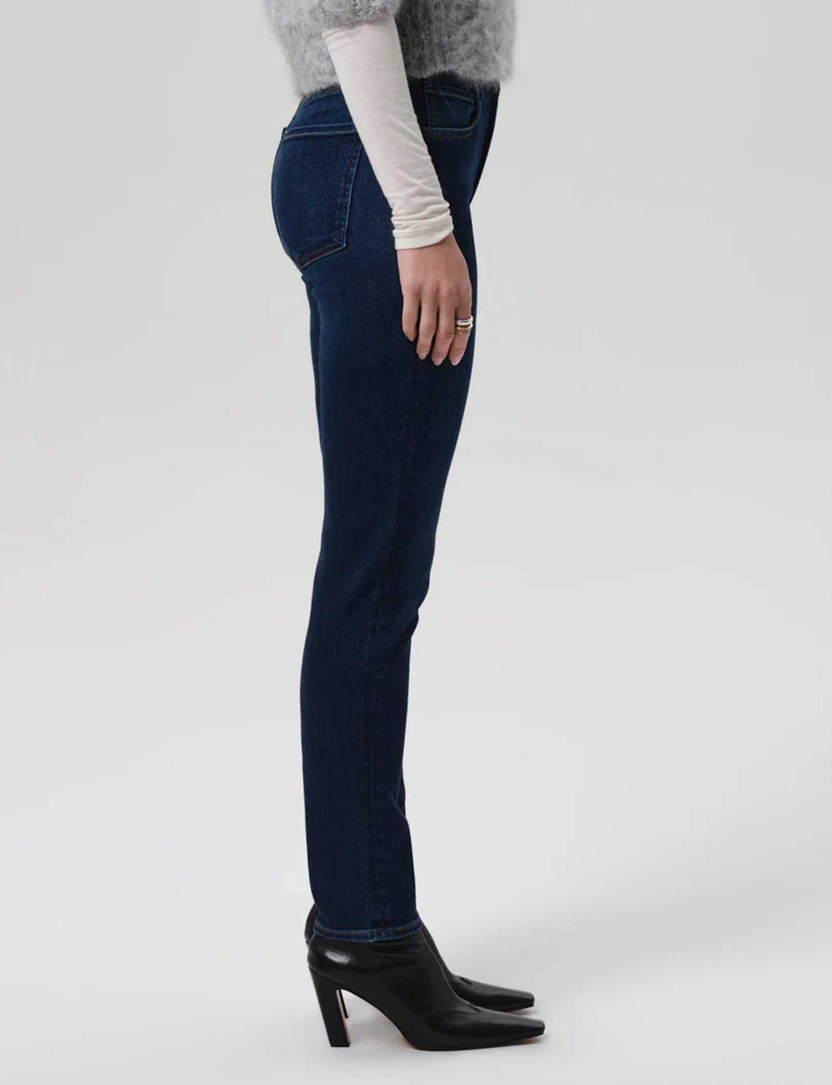 Isola Slim Leg, Speculate