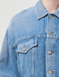 Palmer Jacket, Script