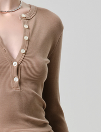Boy Henley, Moth
