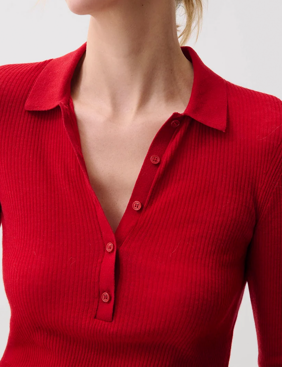 Elise Polo Henley, Savvy Red