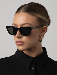Nove Sunglasses, Black/Smoke