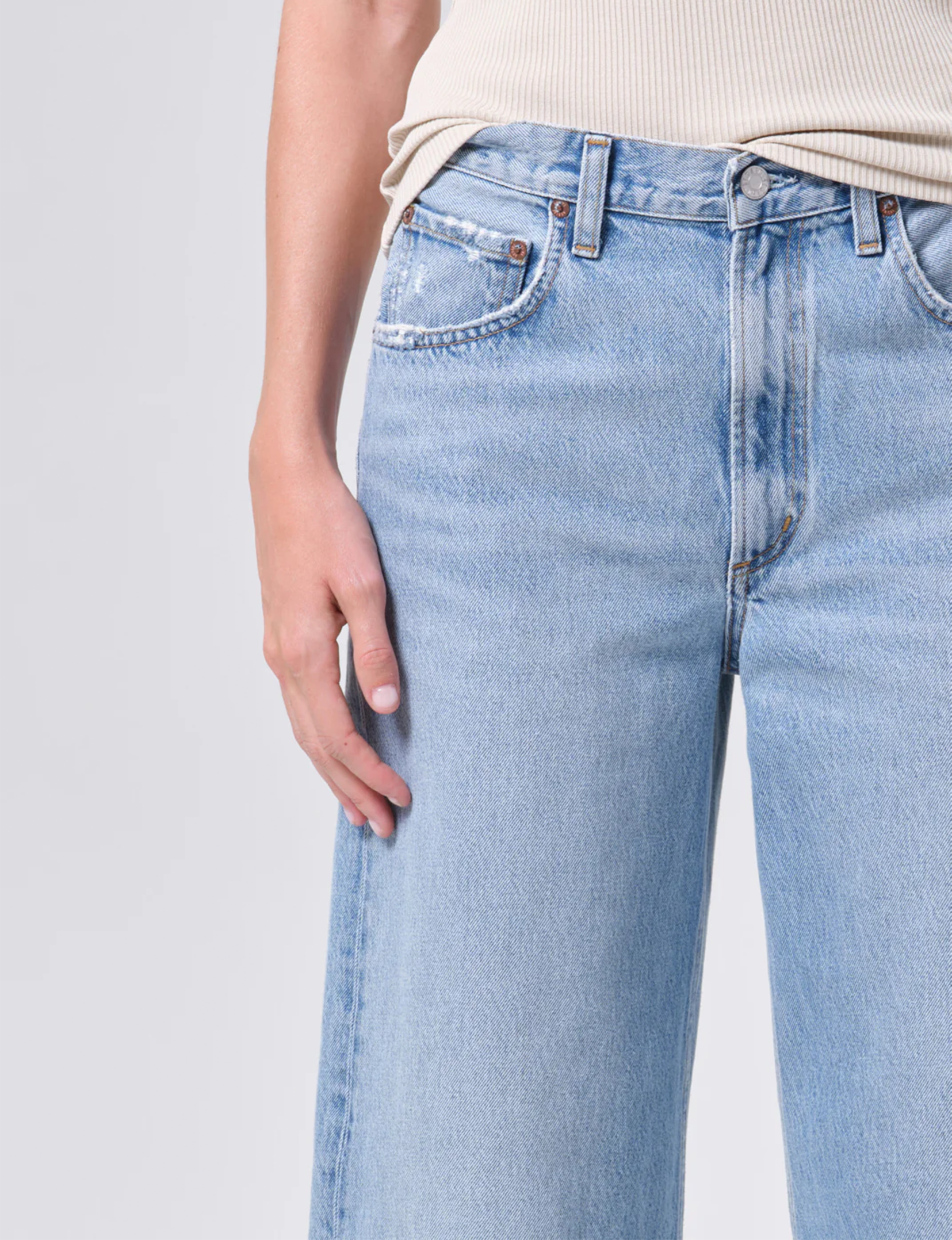 Low Curve Mid Rise Fray Jean, Force