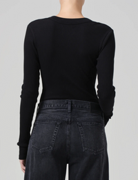 Varra Henley, Black