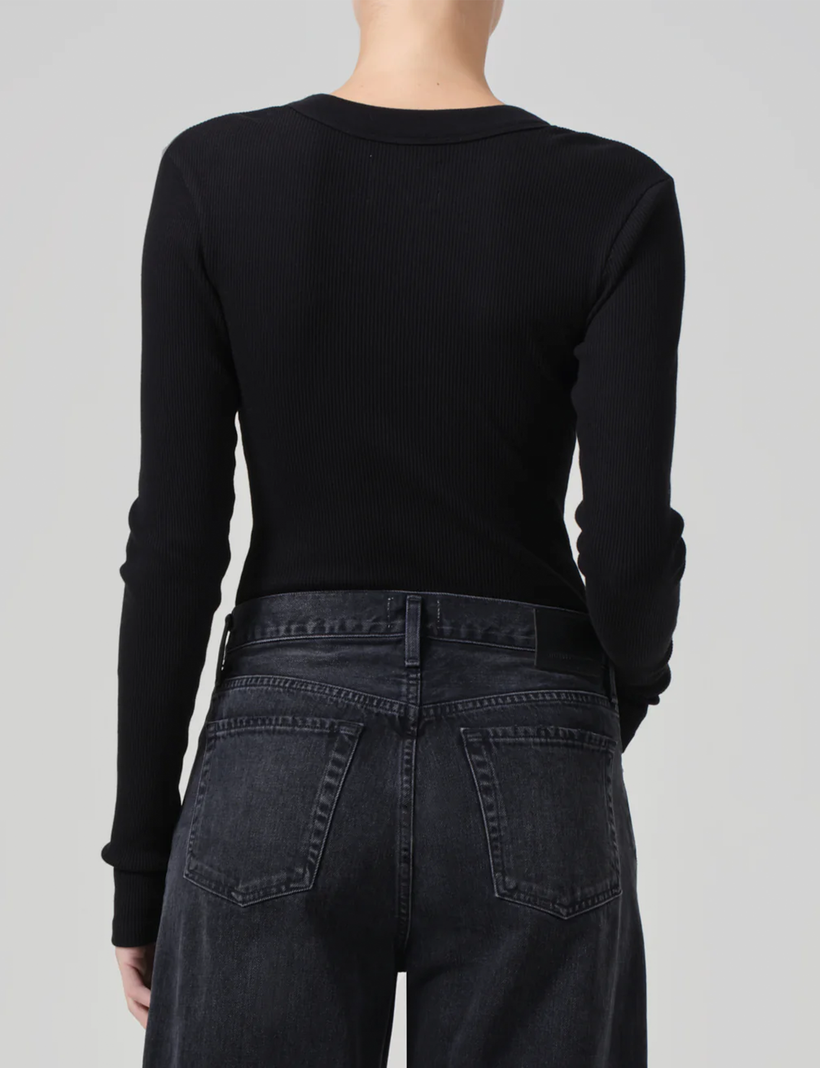 Varra Henley, Black