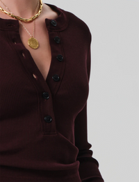 Varra Henley, Mahogany