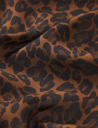 Gillian Top, Leopard