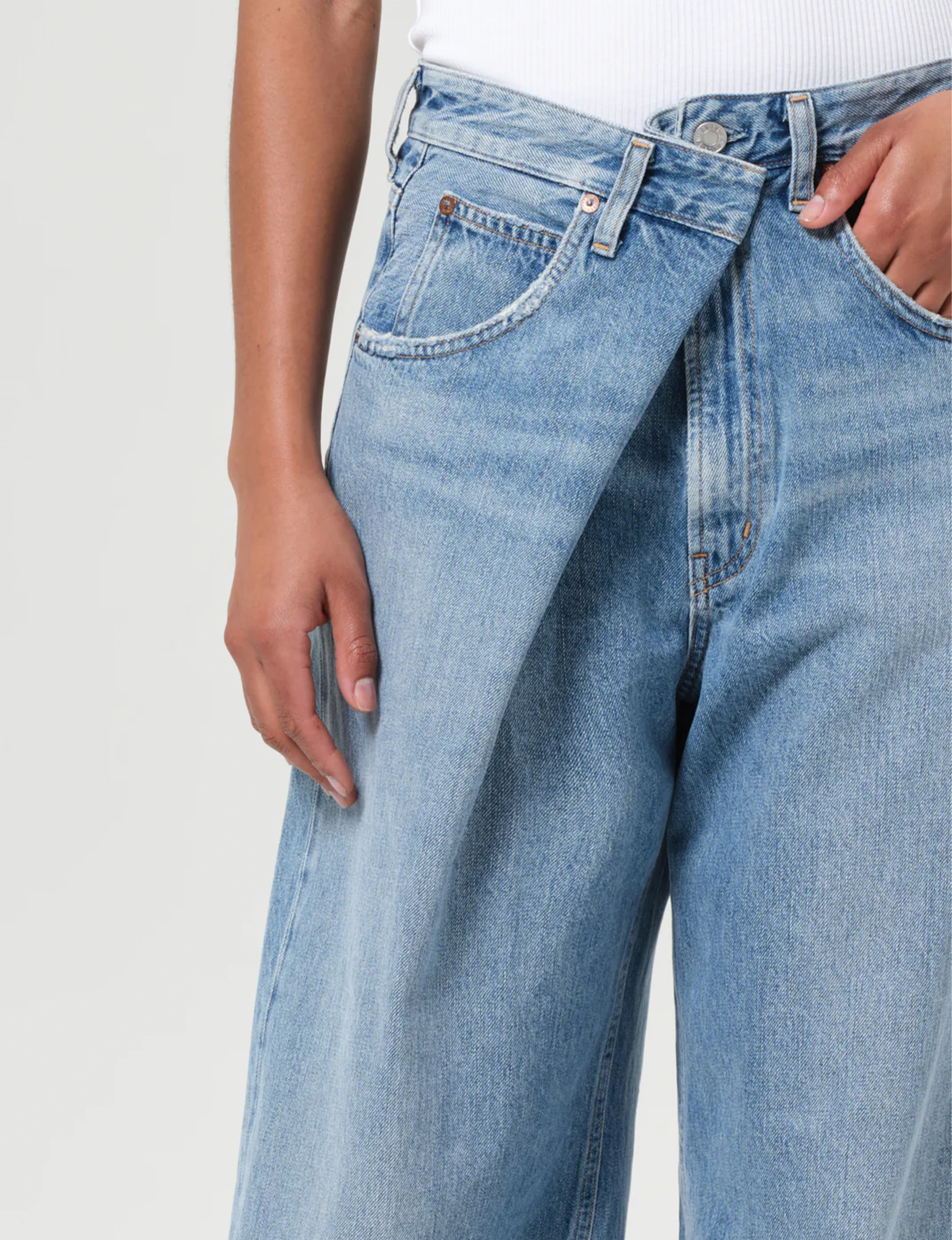 Vana Fold Jean, Mantra