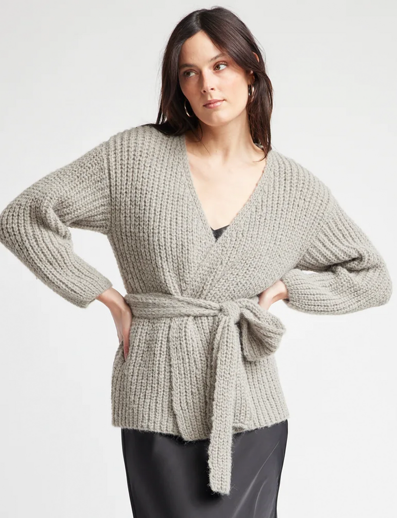 Tillie Cardigan, Dolphin