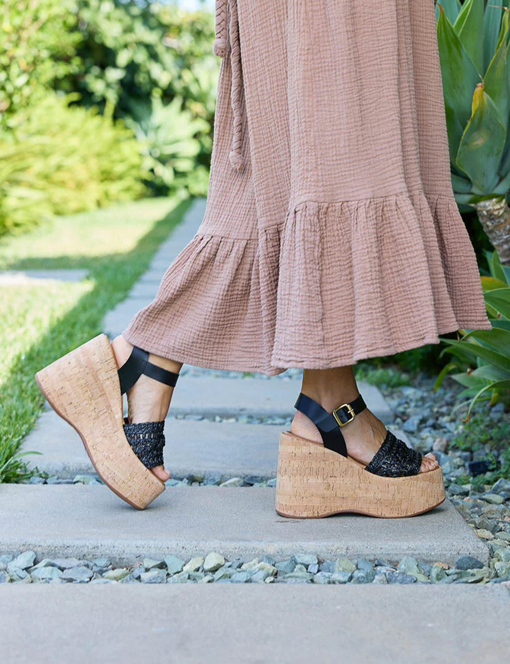 Willow Raffia Sandal, Black