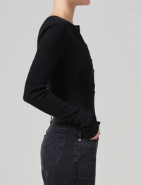 Varra Henley, Black