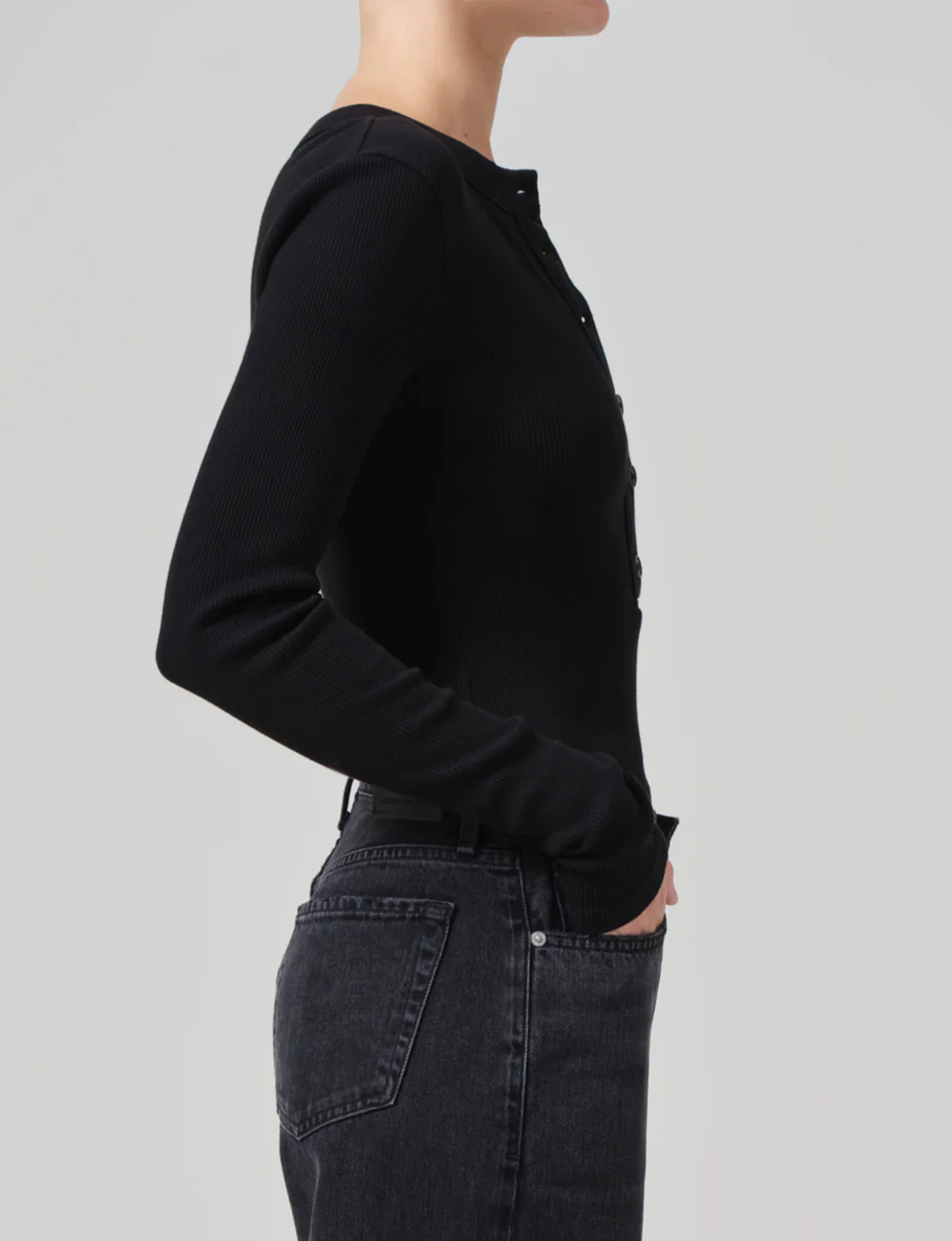 Varra Henley, Black