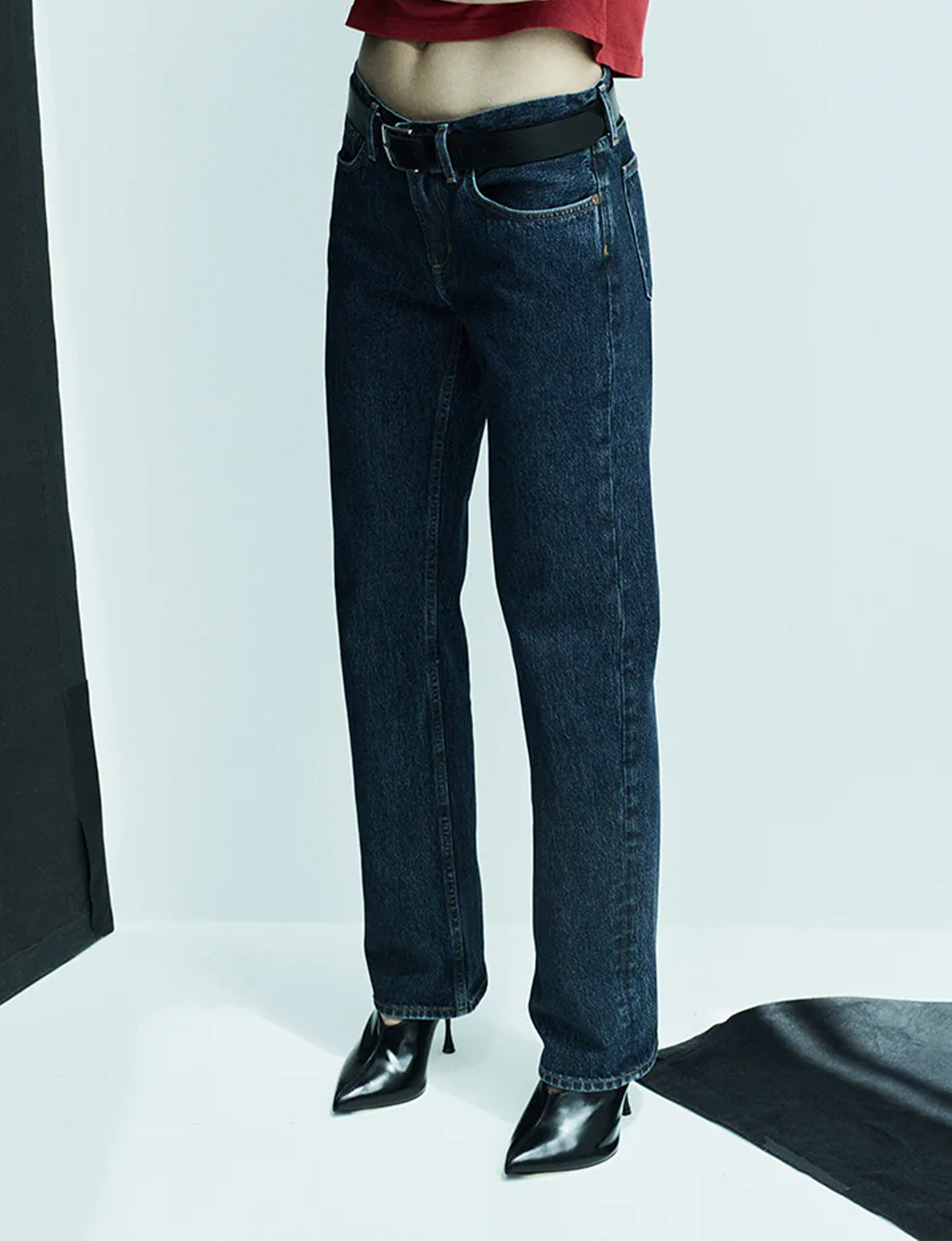 Low Rise Slim Straight Leg, Slick