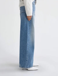 Low Curve Mid Rise Jean, Venture