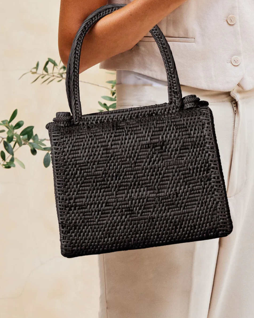 Ata Vine Handbag, Black