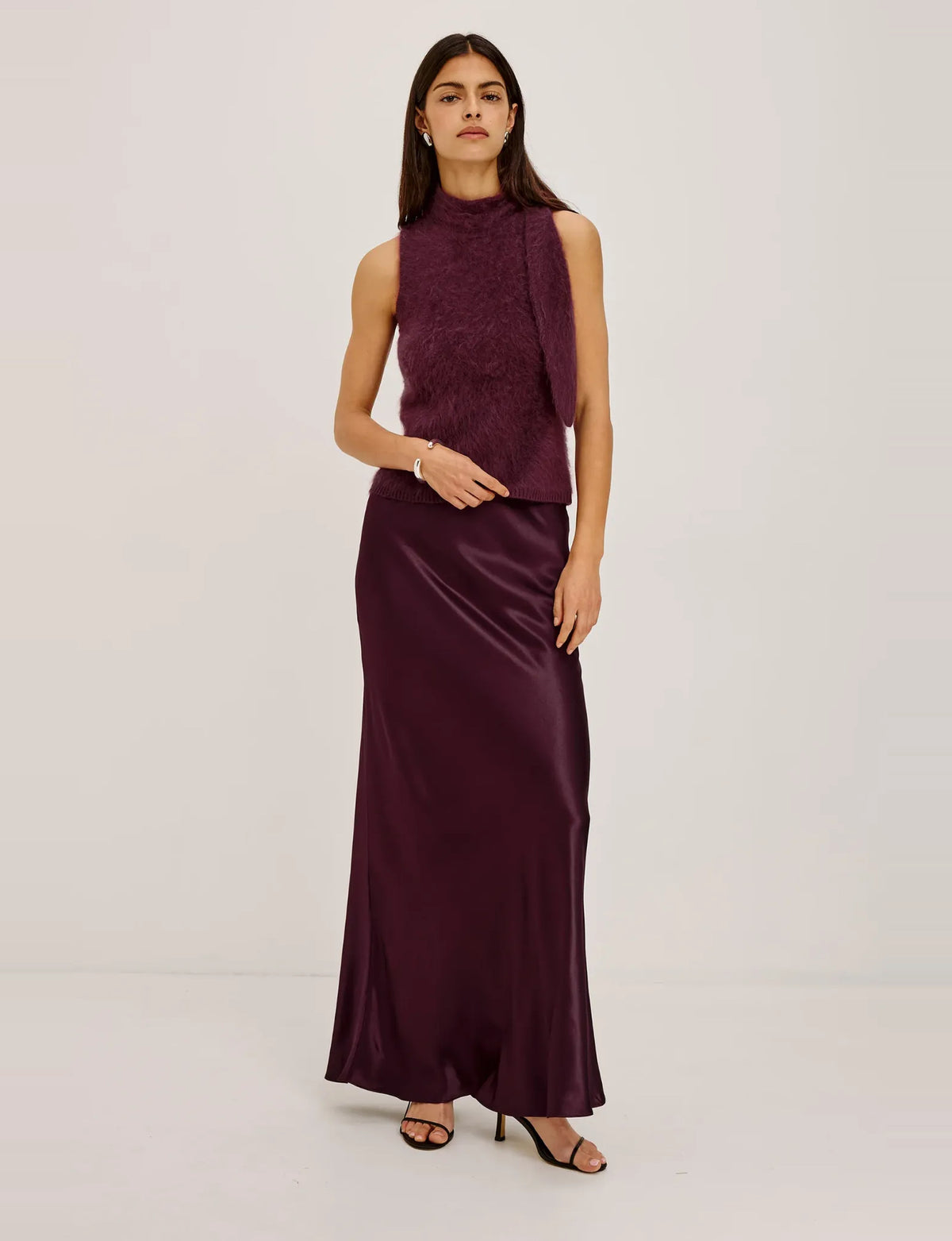 Romina Skirt, Wine