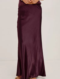 Romina Skirt, Wine