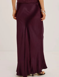 Romina Skirt, Wine
