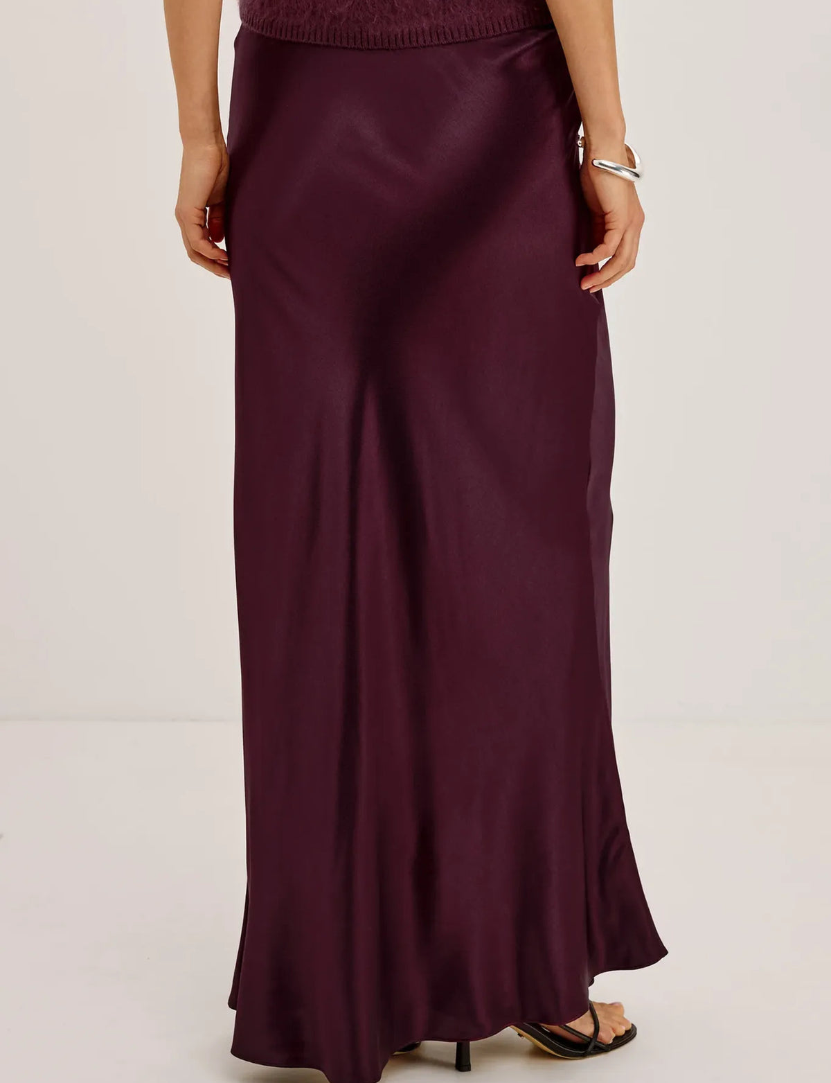 Romina Skirt, Wine